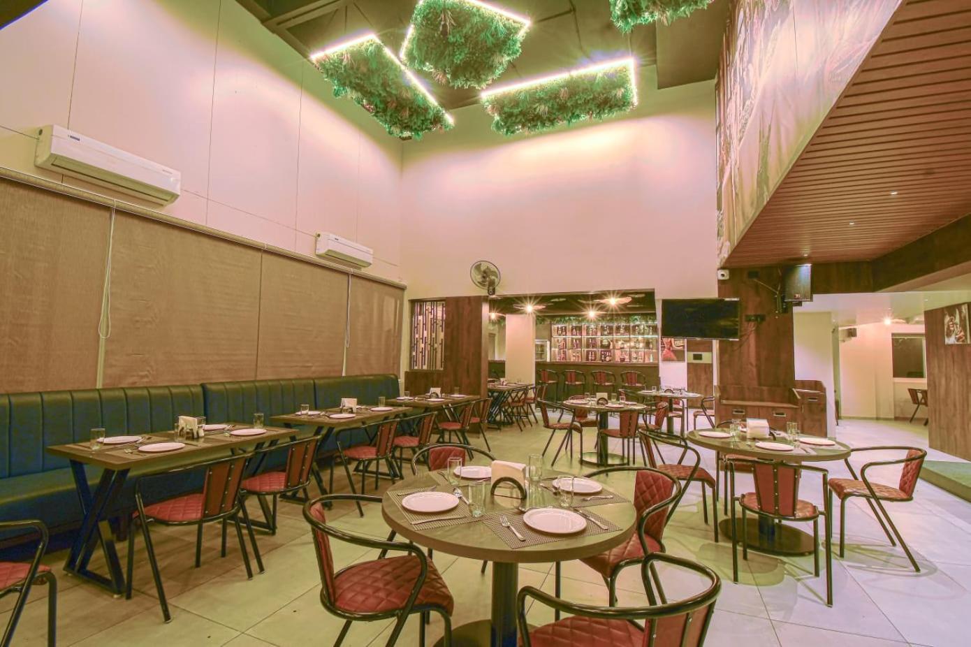 Hotel Vrindavan Deluxe Kolhapur Exterior photo