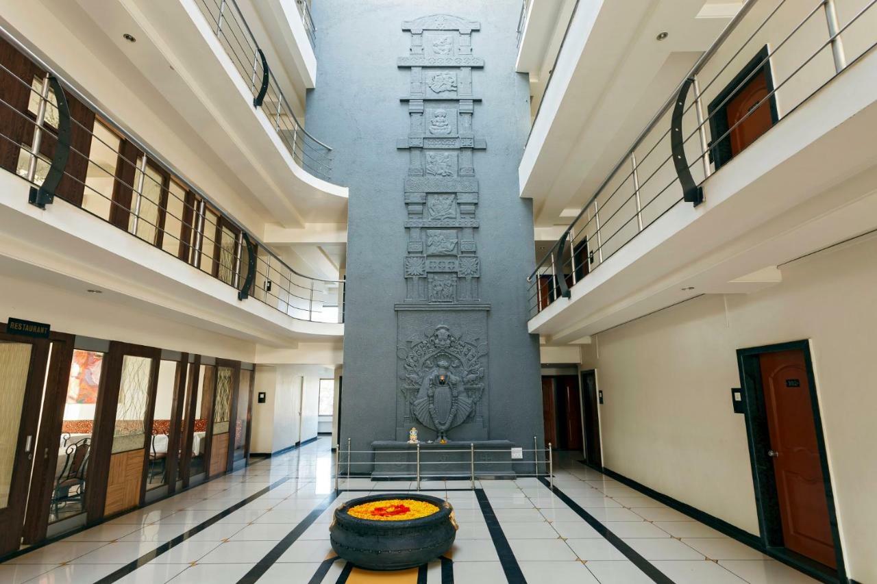 Hotel Vrindavan Deluxe Kolhapur Exterior photo